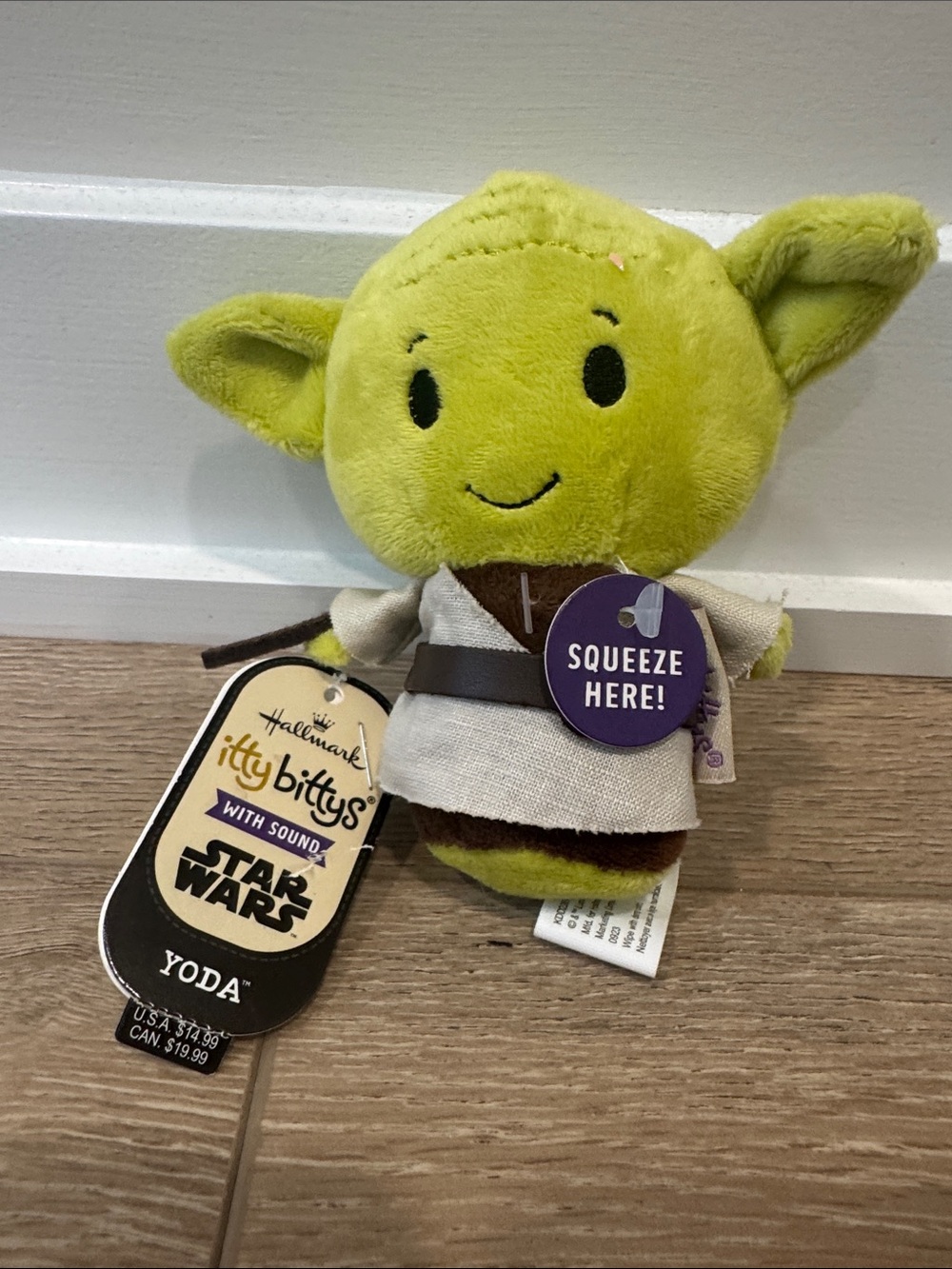 NWT Hallmark itty bittys Yoda Plush - Light Green and Brown